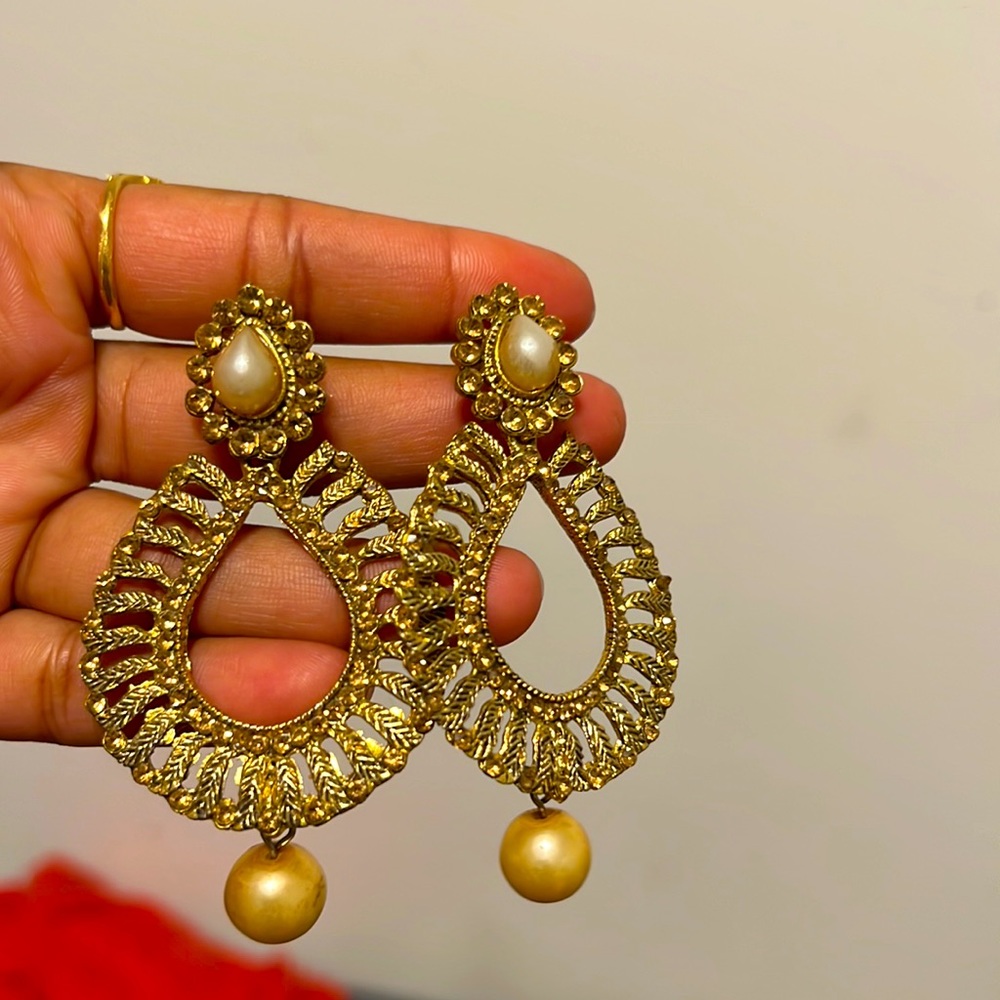 Traditional earrings